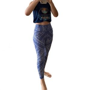 Lululemon gym tights size 6